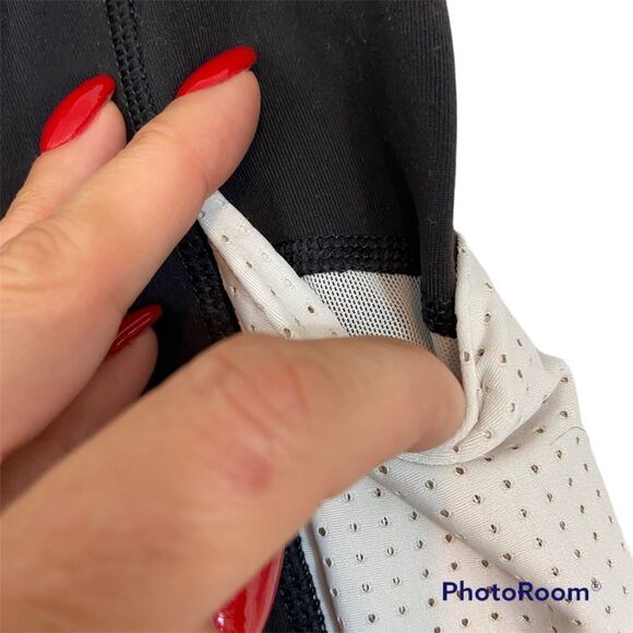 The North Face Women’s Flashdry Black and White Capri Length Leggings Medium - Picture 3 of 10